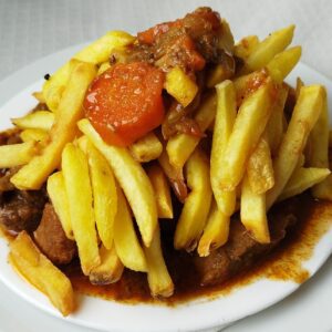 carne con papas restaurante el canario ravelo