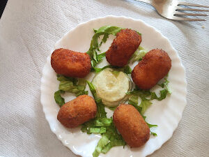 plato de croquetas abreu