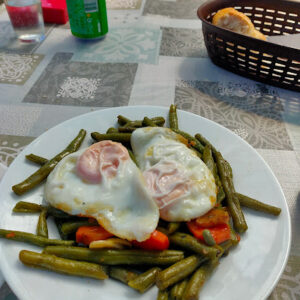 el timplillo huevos con habichuelas